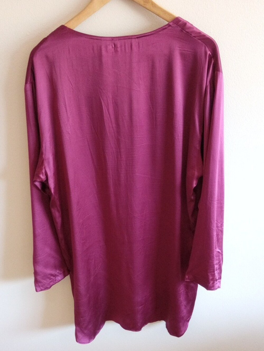 Victoria's Secret Gold Label 100% Silk Plum Shirt Nightgown Size Medium - Picture 3 of 3